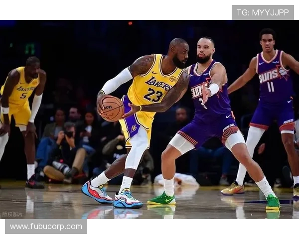 原创狄龙33+2对轰东契奇38分！布克里程碑，两旧将掀翻湖人，老詹10分